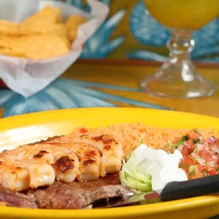 Patrón Steak & Camaron